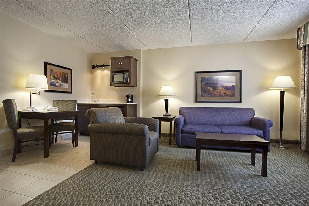 Holiday Inn Express & Suites Wheat Ridge-Denver West By Ihg Interior photo