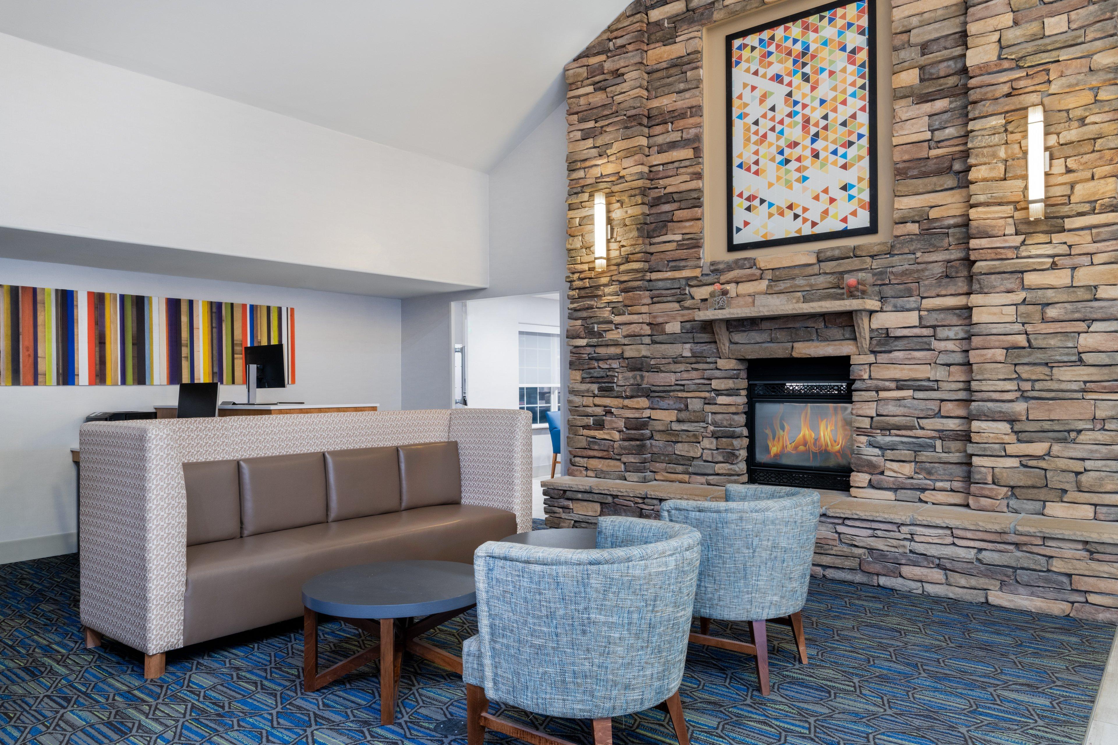 Holiday Inn Express & Suites Wheat Ridge-Denver West By Ihg Exterior photo